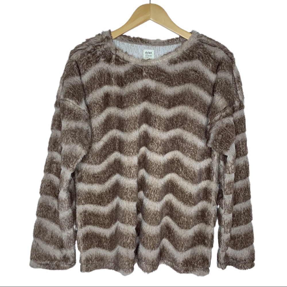 Dylan Chevron Crewneck Pullover Top Drop Shoulder Mobwife Faux Fur Small